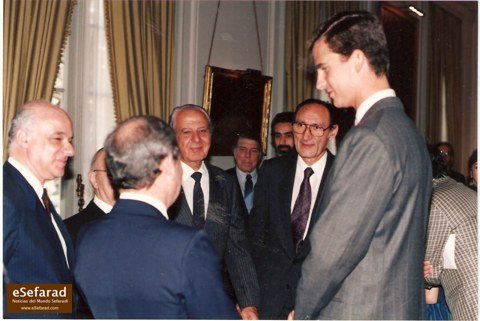 esefarad_asturias2 El Príncipe de Asturias junto a la Delegación