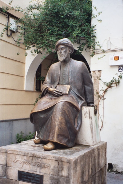 13rambam Estatua del Rambam en Córdoba, España