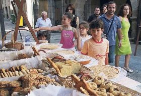 Un puesto de pasteleria sefardí en Ribadavia. // Iñaki Osorio