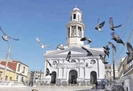 Iglesia La Matriz y plazuela de los autos de fe en el barrio del puerto