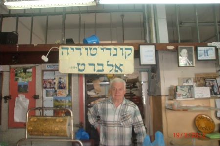 Yaakov Yehuda en la patiseria ALBERT