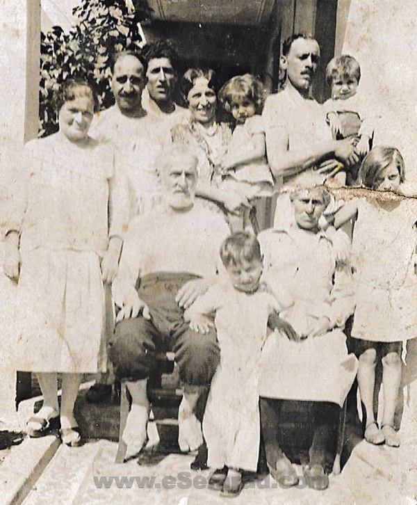 Foto de familia procedente de Estambul, Buenos Aires, 1928. A partir del siglo XX, los sefaradíes llegaron desde Turquía, Grecia, Marruecos, Los Balcanes y Damasco. /Foto: Archivo Benveniste