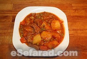 Pescado guisado con habas frescas