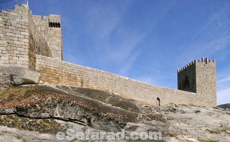 LINHARES DA BEIRA - Castle