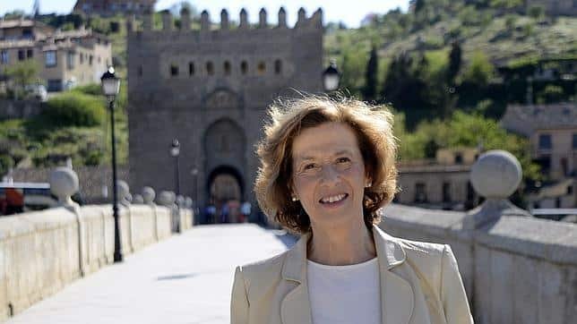 La escritora y periodista Julia Navarro recorrió las calles de Toledo