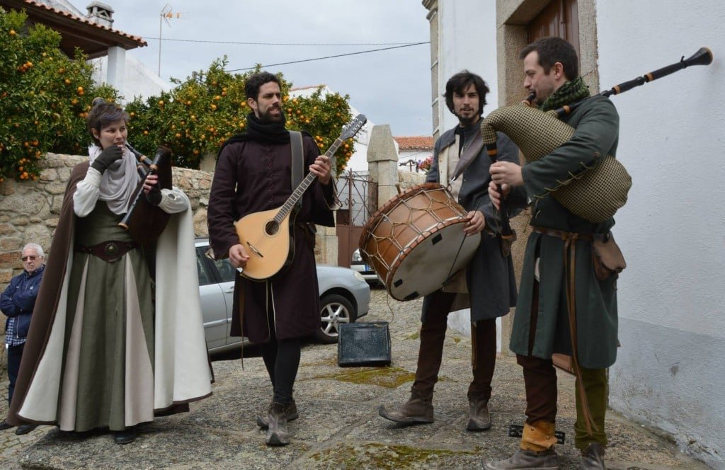 A band performing Ladino music at the Jewish and Christian Passover celebration in Medelim, Portugal, March 2014. (Beira Baixa TV) Read more: http://www.jta.org/2014/04/10/news-opinion/world/are-iberias-pseudo-passovers-all-about-the-afiko-money#ixzz2yrd9qL3t