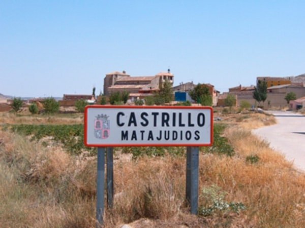 El cartel de entrada al pueblo cambiará pronto. BC