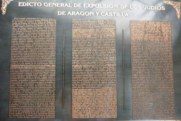 edicto_expulsion_chile