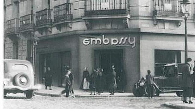 Entrada de Embassy, fundado en Madrid en 1931