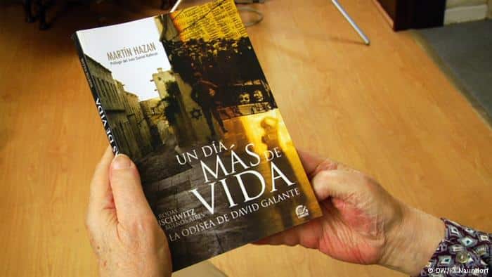 Portada del libro "Un día más de vida", sobre la odisea de David Galante.