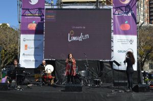 Música sefaradí en la celebración de Rosh Hashaná Urbano: Liliana Benveniste , Adrian Mirchuk (teclado), Javier Canolik (percusión) y Valeria Hamra (flauta)