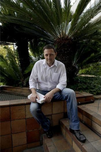 Ignacio Martínez de Pisón, Premio Nacional de Narrativa por 'La buena reputación'