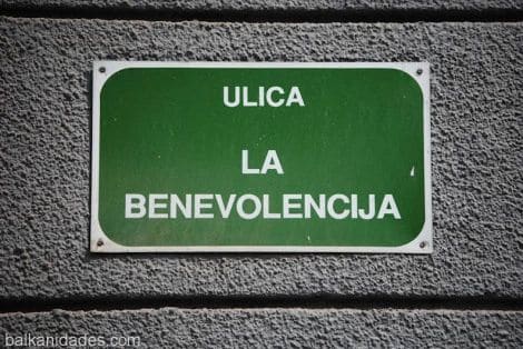 Calle de Sarajevo dedicada a la asociación judía La Benevolencija