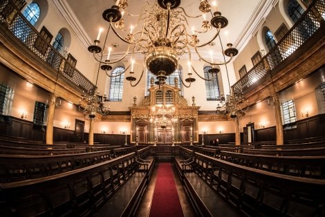 17.02.2016 Tour of Bevis Marks Synagogue with Rabbi Shalom Morris. (C) Blake Ezra Photography 2016.