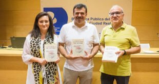 María Ángeles Rodríguez Domenech y Esteban Jiménez participaron en la puesta de largo del libro / Patricia Galiana