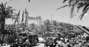 Desfile de tropas británicas el 20 de mayo de 1943 en Túnez. Museos de la Guerra Imperial / Wikimedia Commons