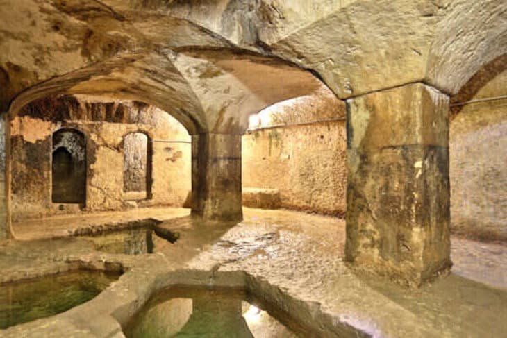 La antigua mikve descubierta debajo de un hotel en Sicilia.