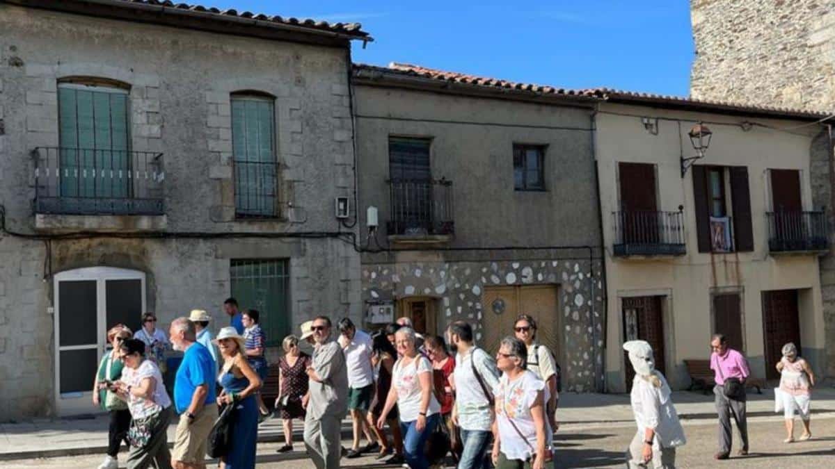 Los descendientes sefardíes recorren las calles alistanas. | Ch. S.