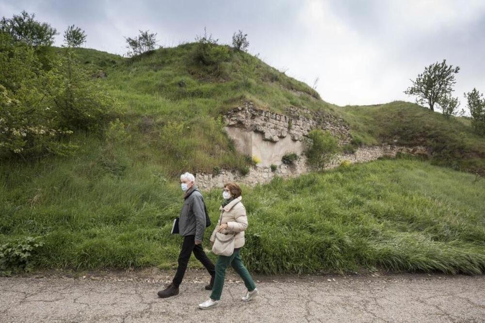 Los historiadores sitúan la aljama burgalesa en una de las laderas del cerro del castillo cercanas a la calle La Muralla. - Foto: Patricia