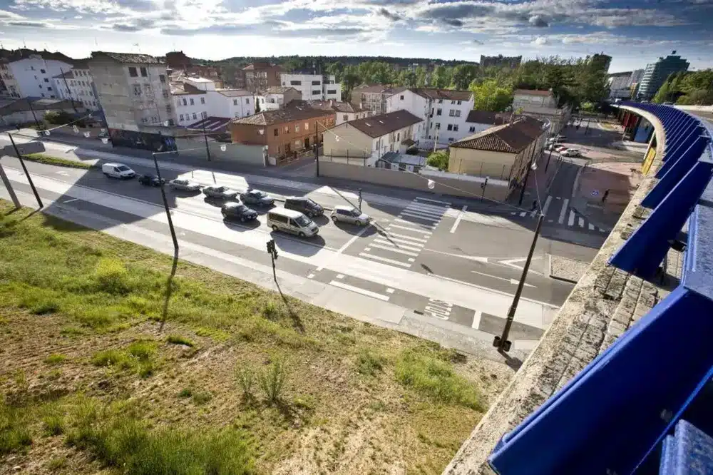 Los terrenos del sector a desarrollar están cercanos al puente de la autovía de ronda. - Foto: Valdivielso