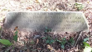 Una de las dos lápidas de Ohalim del cementerio Cassipora Creek