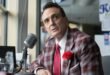 Hank Azaria interpreta a un locutor de béisbol en la serie de IFC 'Brockmire'. (Erica Doss/IFC/vía JTA)