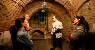 Expertos visitan, tiempo atrás, la construcción subterránea situada en Santa Lucía que pudo ser sinagoga. | ARCHIVO