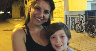 Vivet y Jim Sparkes (foto: ELHANAN MILLER / ISLA BÜYÜKADA)