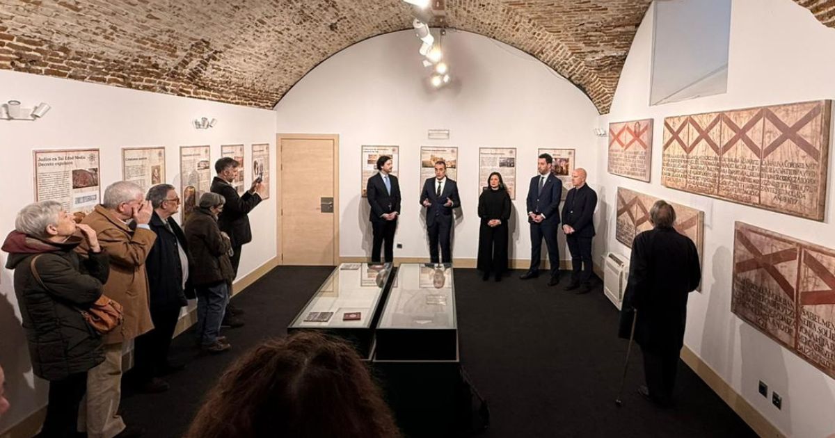 Concello de Tui inau-expo sambenitos