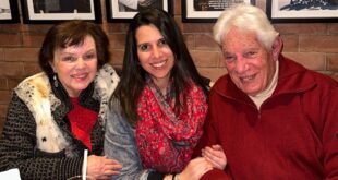 Natasha Bernstein al centro con sus abuelos Bellina y Victor Cadranel