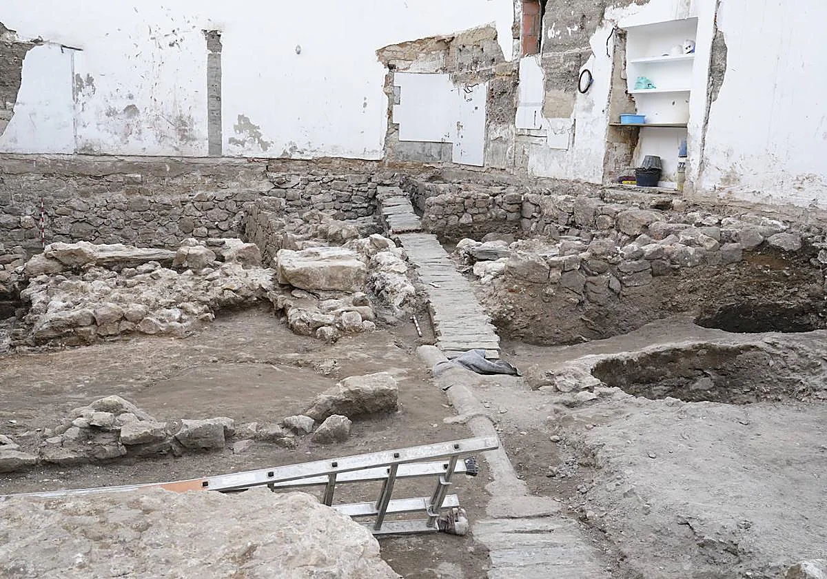 Solar con los restos de edificaciones en la calle Veracruz número 18 de Salamanca. LAYA