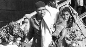 Judíos libios llegando a Haifa (Crédito: Arnold Behr/Archivos del Jerusalem Post)