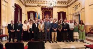 Foto de familia de la recepción a la Red de Juderías. -AGC-